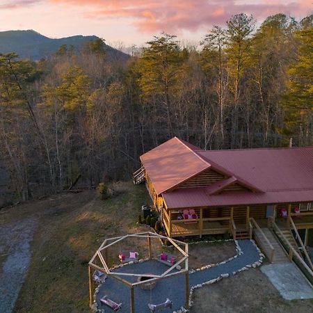 Pink Pines Avantstay Luxury Aesthetic Dream Home Indoor Pool Hot Tub Pigeon Forge Kültér fotó