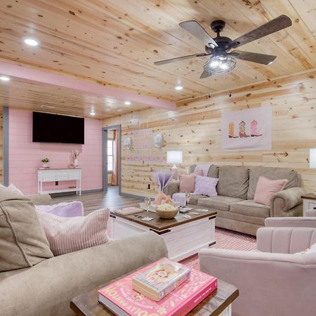 Pink Pines Avantstay Luxury Aesthetic Dream Home Indoor Pool Hot Tub Pigeon Forge Kültér fotó