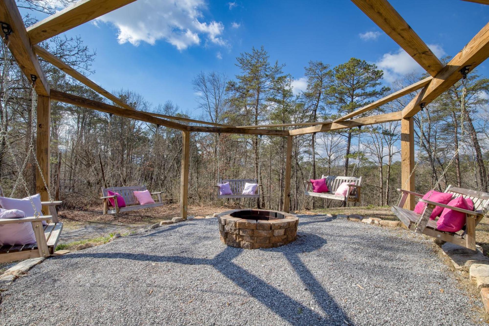 Pink Pines Avantstay Luxury Aesthetic Dream Home Indoor Pool Hot Tub Pigeon Forge Kültér fotó