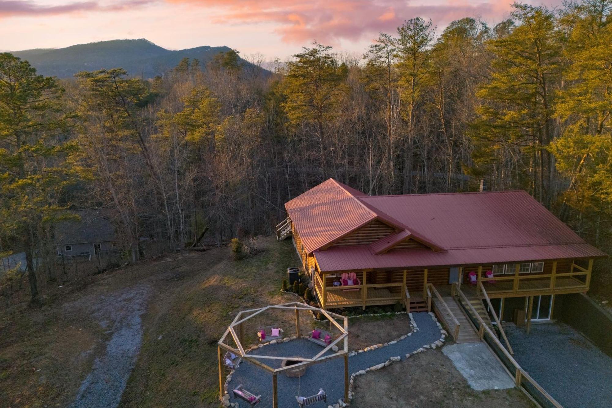 Pink Pines Avantstay Luxury Aesthetic Dream Home Indoor Pool Hot Tub Pigeon Forge Kültér fotó